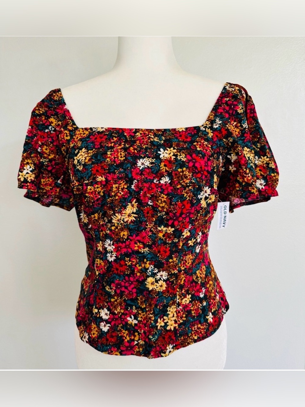 NWT Old Navy Women's Floral Crop Top Blouse - Red and Yellow - Medium